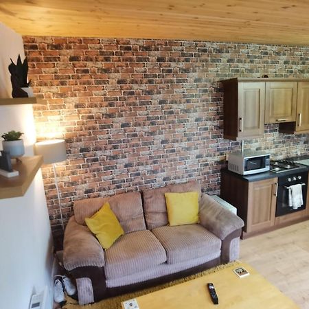 The Snug Apartment Letterkenny Bagian luar foto